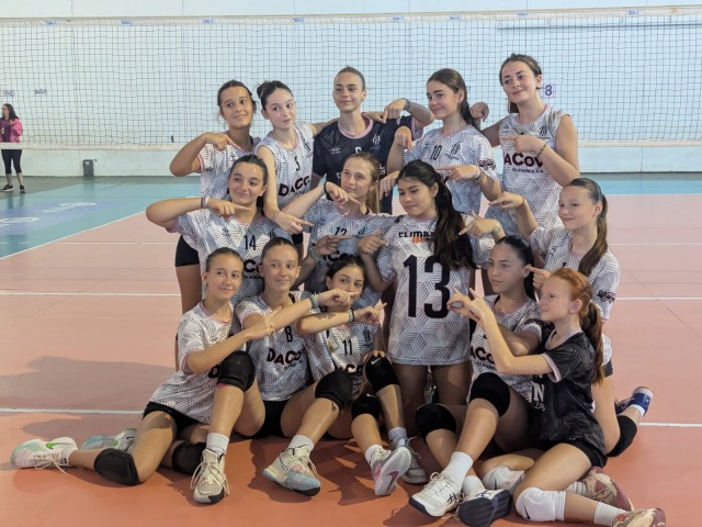 Estudiantes mide fuerzas en la elite del v�ley nacional